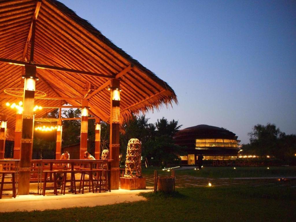 The Buffalo Amphawa Samut Songkhram Exterior foto